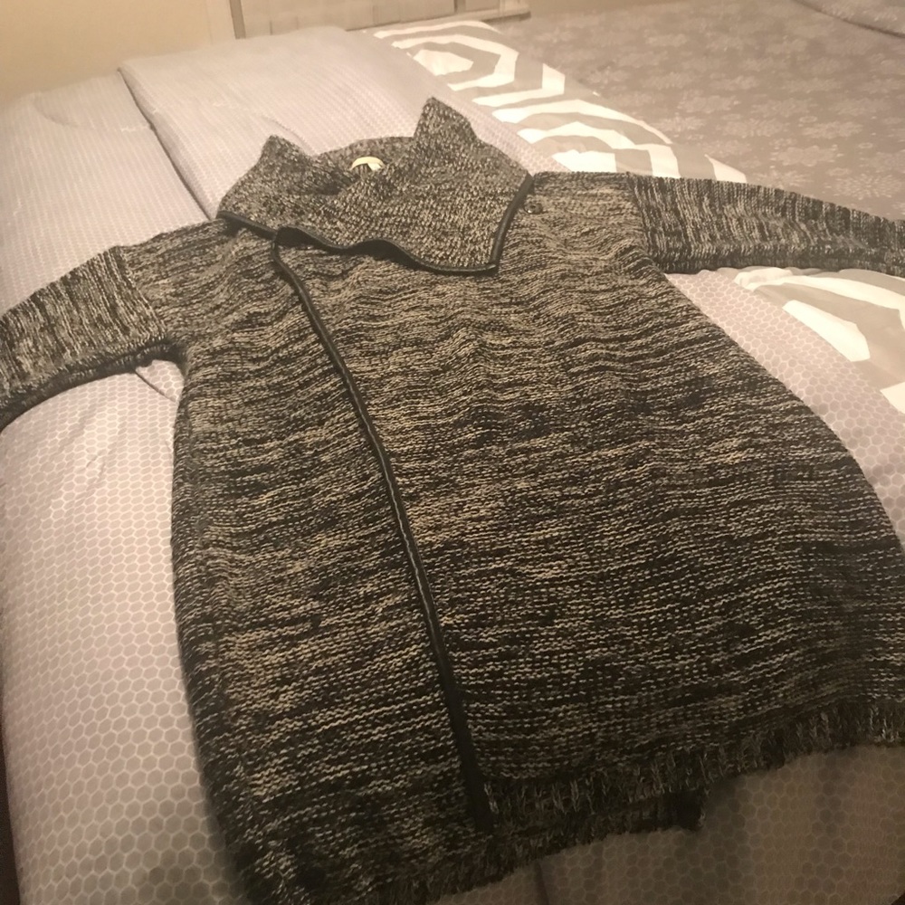 Sweater - Picture 2 of 4